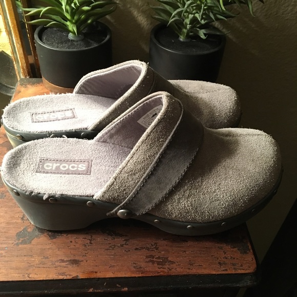 Crocs size 8 - Picture 2 of 7